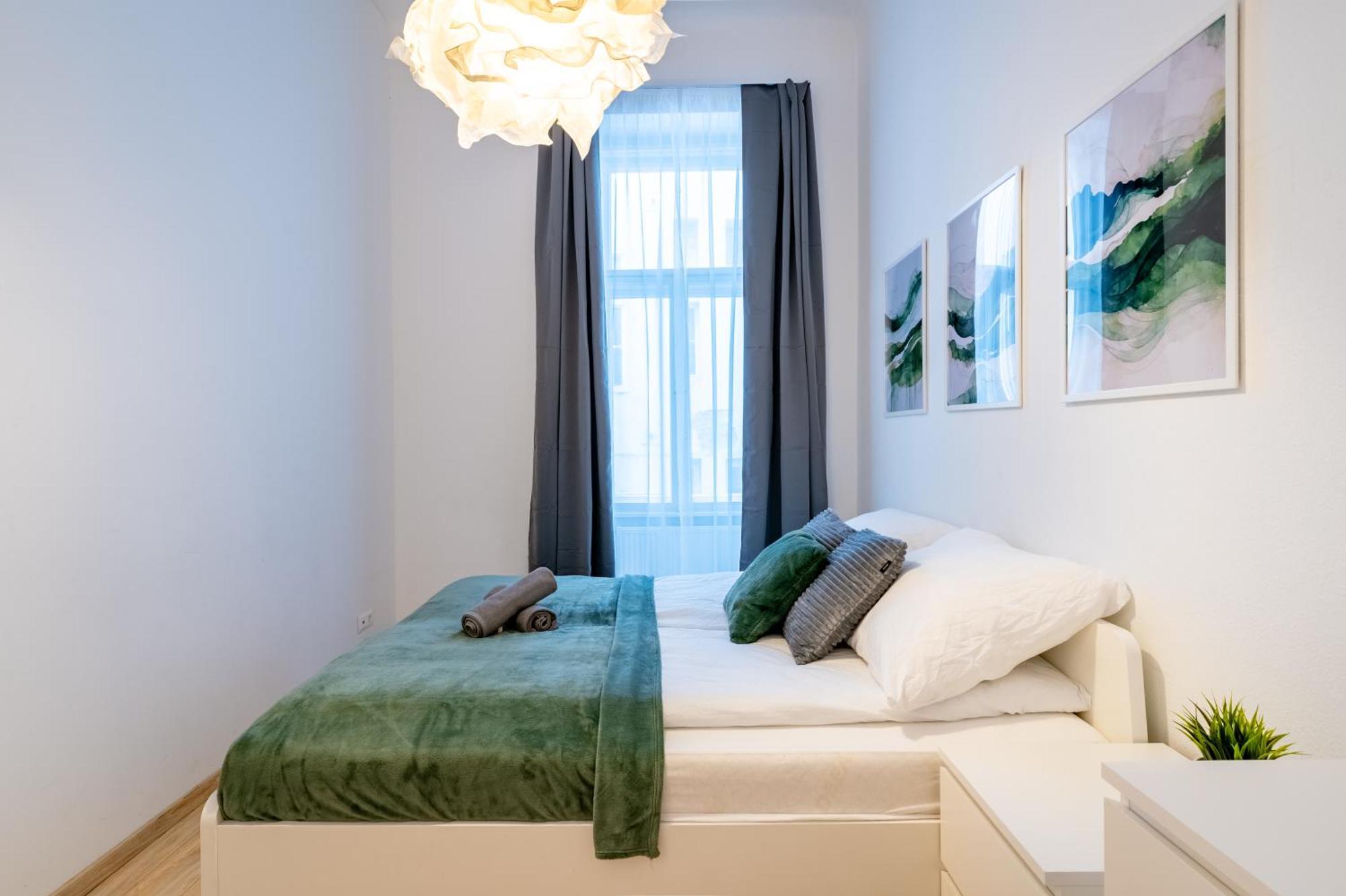 Wave - 3 Bedroom In Center Apartment *