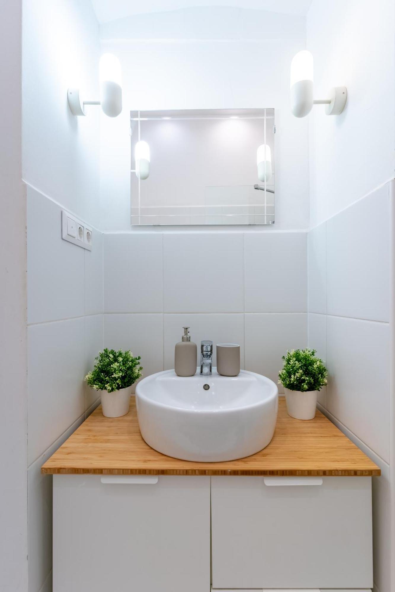 Wave - 3 Bedroom In Center Apartment