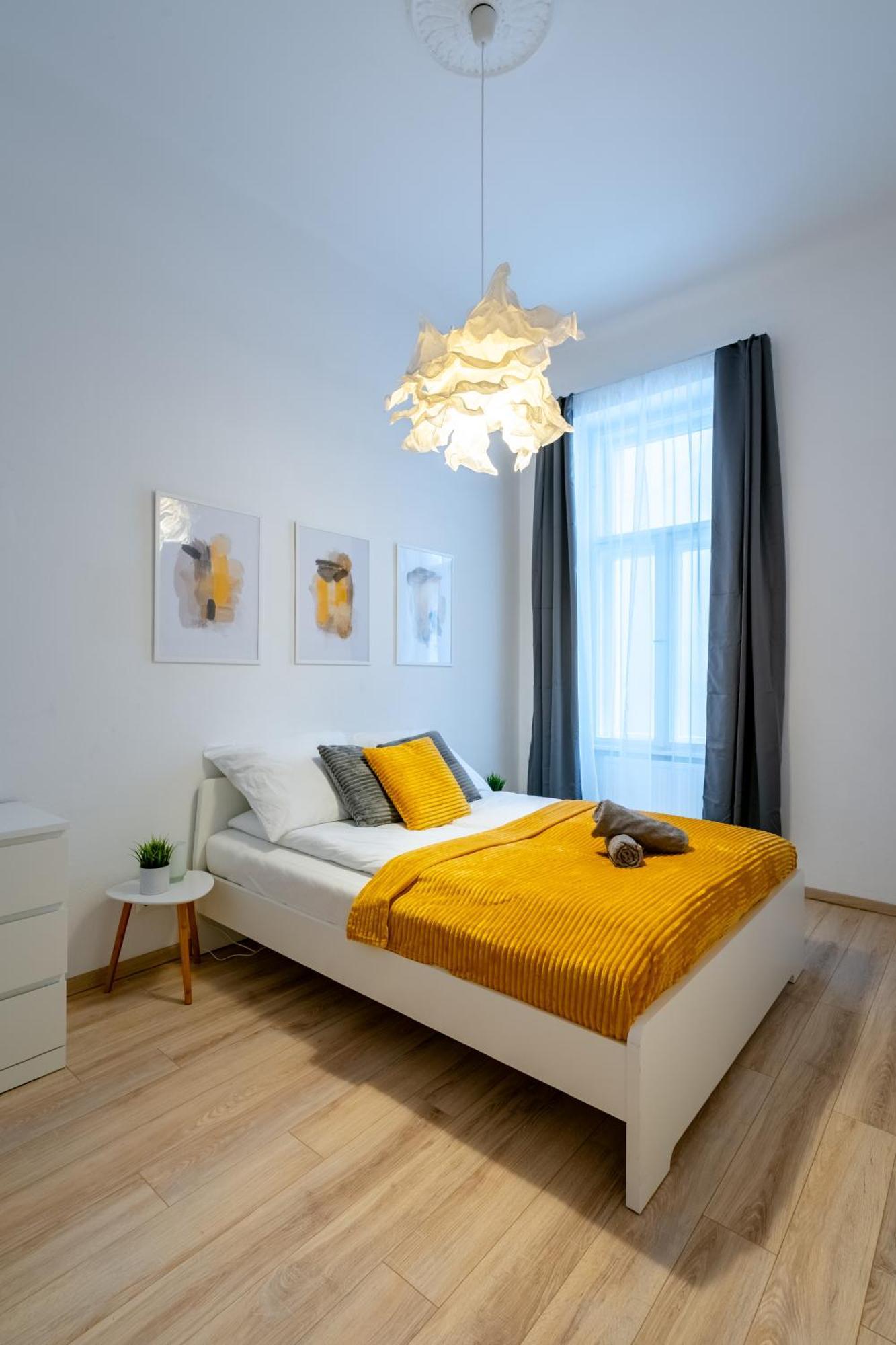 Wave - 3 Bedroom In Center Apartment