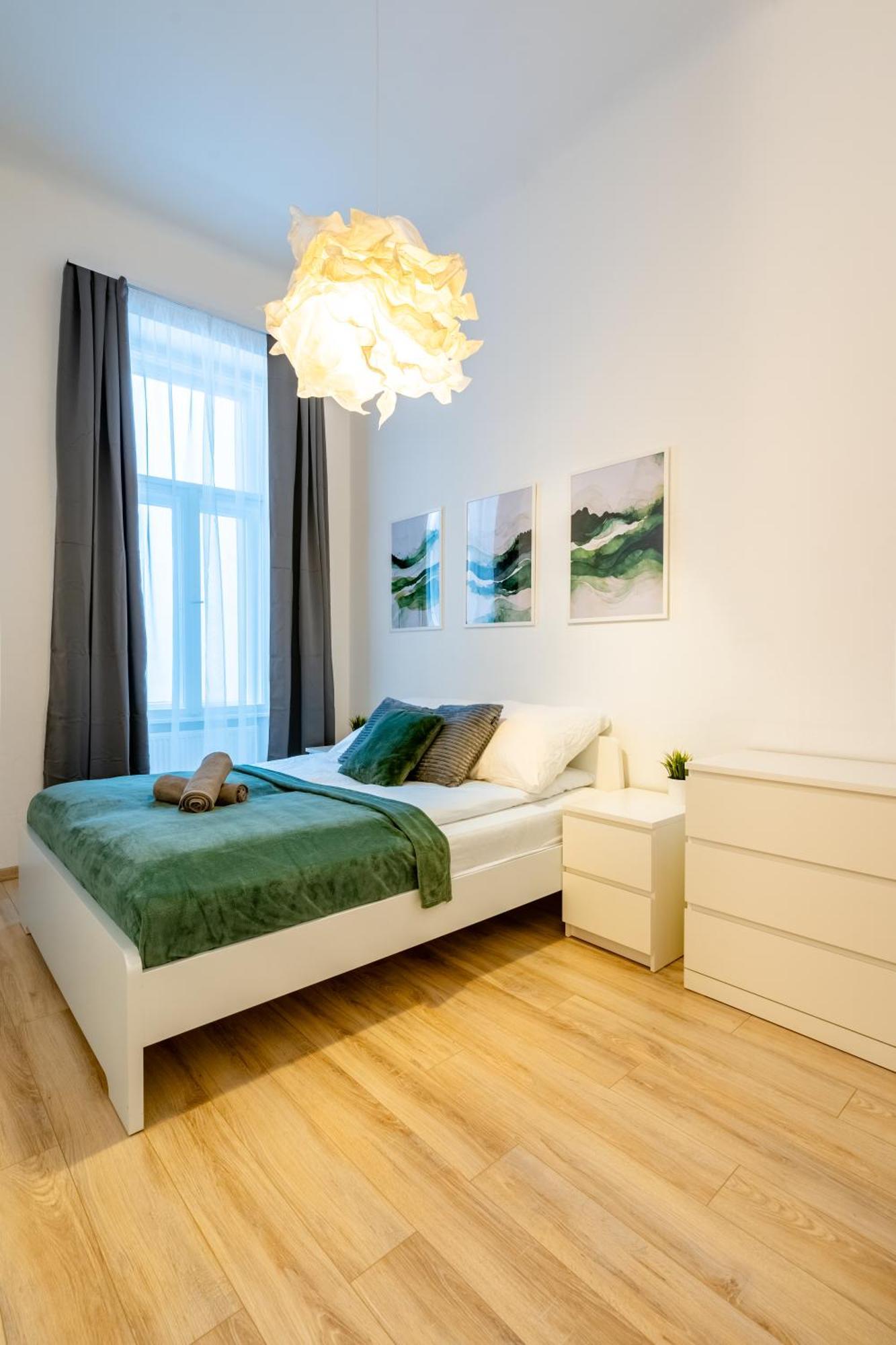 Wave - 3 Bedroom In Center Apartment